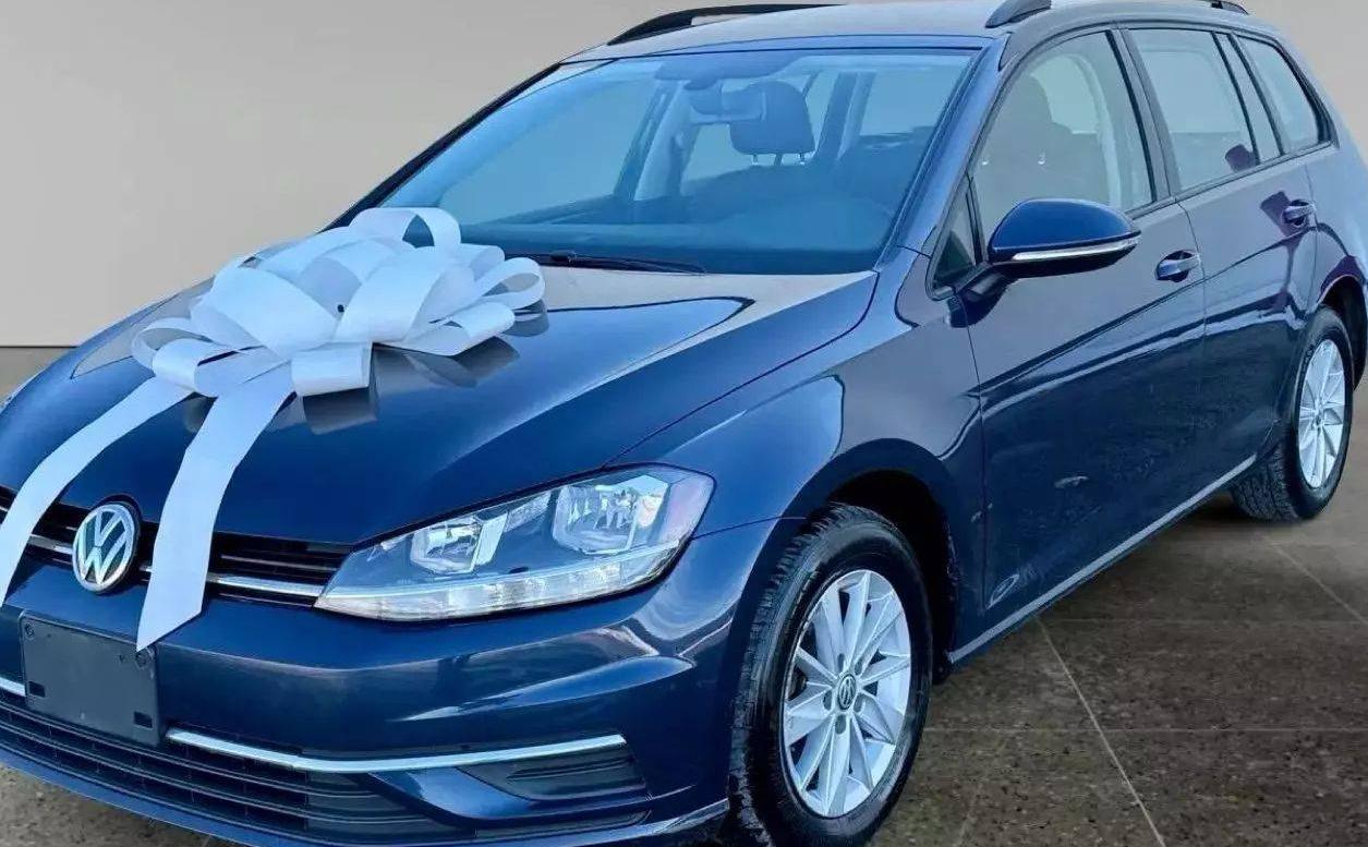 VOLKSWAGEN GOLF SPORTWAGEN 2018 3VWD17AU1JM755050 image